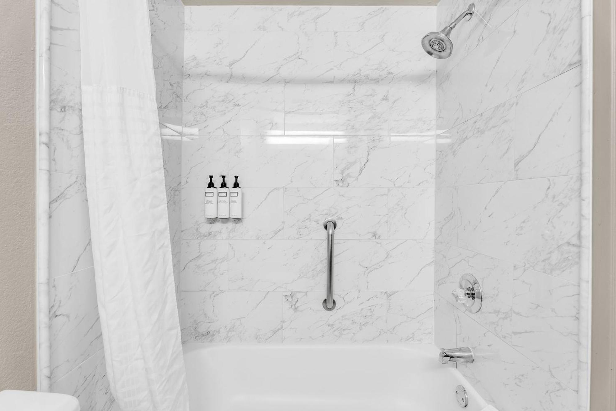Wyndham Garden Newark Fremont Silicon Valley Dış mekan fotoğraf