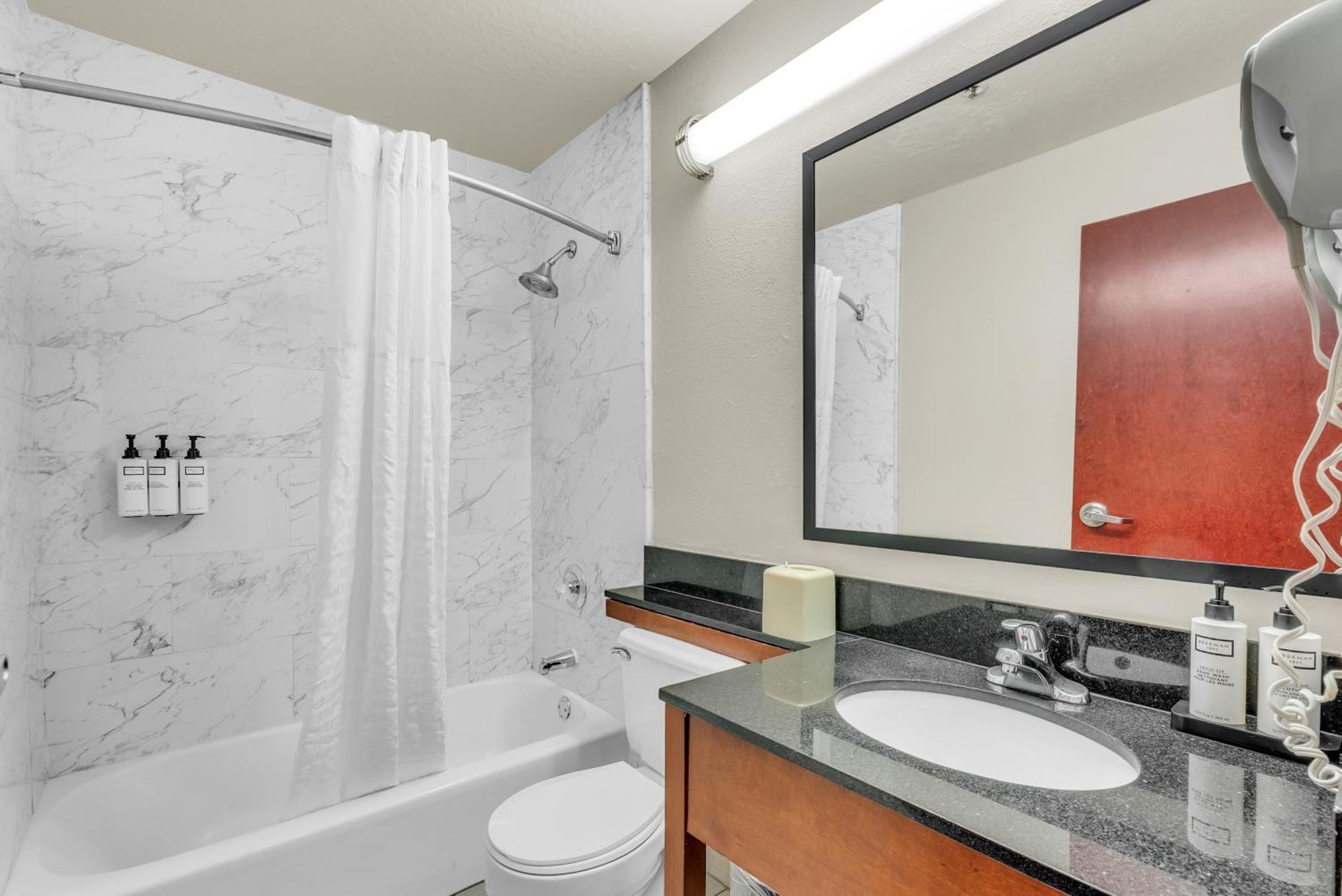 Wyndham Garden Newark Fremont Silicon Valley Dış mekan fotoğraf